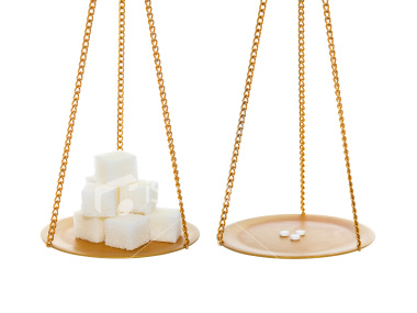 ist2_4782966-sugar-vs-sweetener